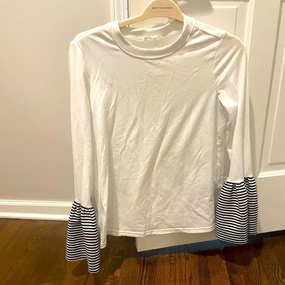 Bell sleeve top